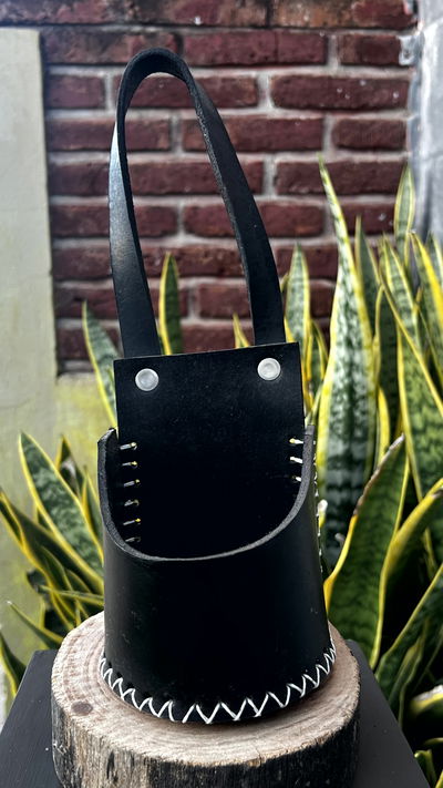 PORTA MATES PARA AUTOS (CUERO LISO)