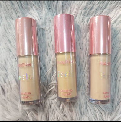 Corrector de ojeras ruby rose