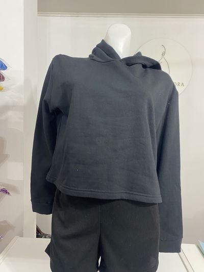 Buzo negro capucha