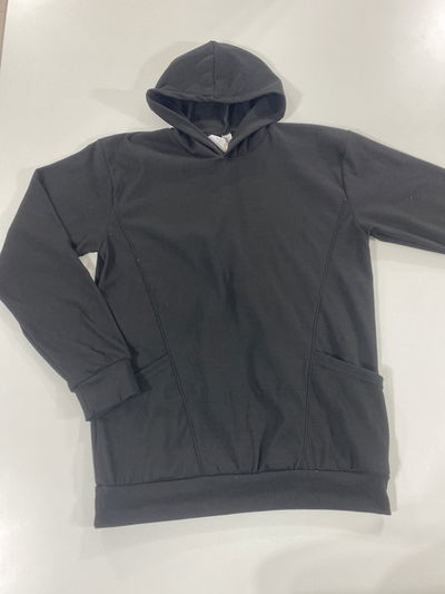 Buzo de darlon con bolsillo negro talle 6