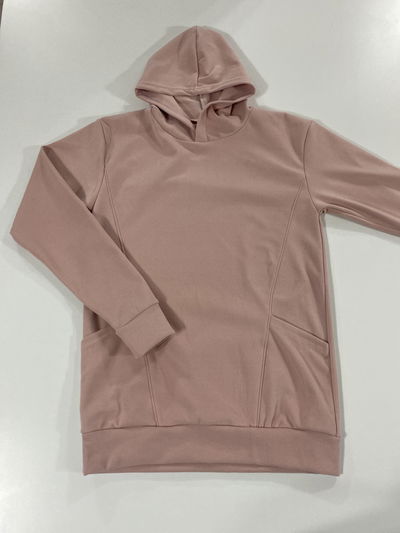 Buzo de darlon con bolsillo rosa talle 3