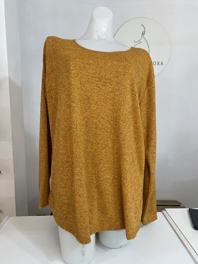 Remera mostaza talle 9