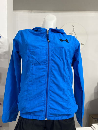 Campera deportiva talle M