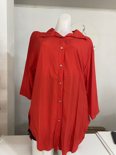 Camisa larga fibrana roja talle 4