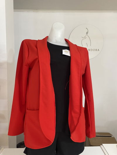 Blazer crep rojo talle 4