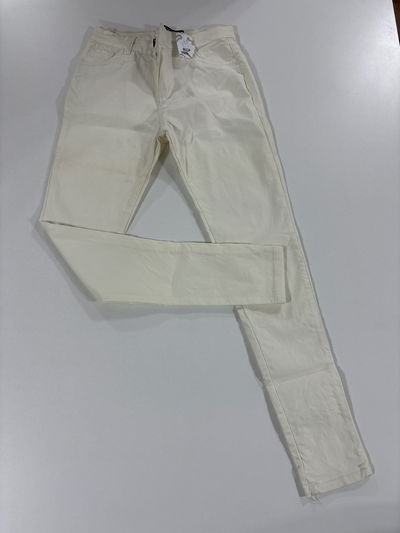 Jeans engomado color manteca talle 42