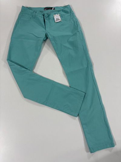 Jeans color celeste tiro bajo talle 38 