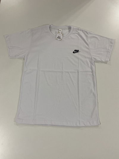 Remera blanca nike talle del 1 al 5