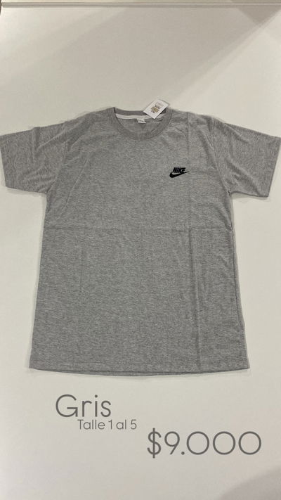Remera gris nike talle del 1 al 5