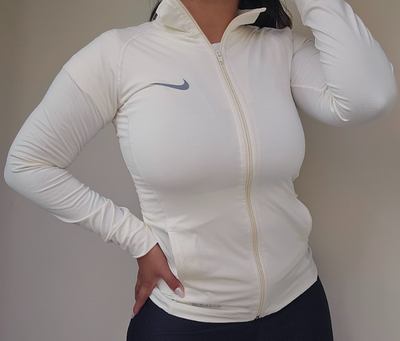 CAMPERA LYCRA FRIZADA MANTECA