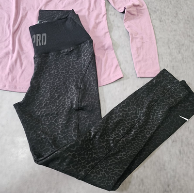 CALZAS GOFRADA NIKE PRO -NEGRO