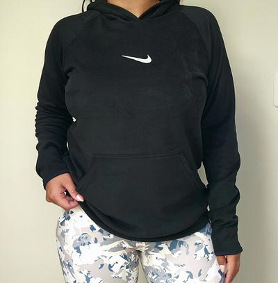 BUZO NIKE - DARLON CANGURO NEGRO