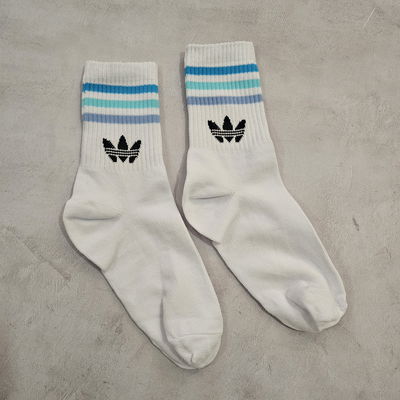 MEDIAS adidas con celeste
