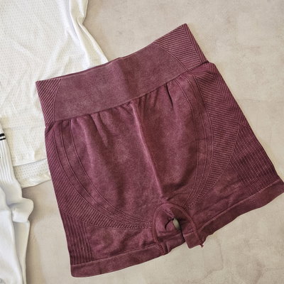 CALZA SEAMLESS  PRELAVADA -  BORDO (Sin frunce)