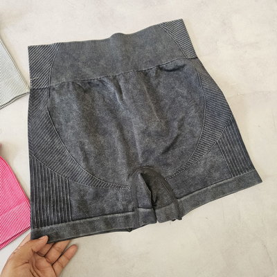 CALZA SEAMLESS  PRELAVADA -  NEGRA (Sin frunce)