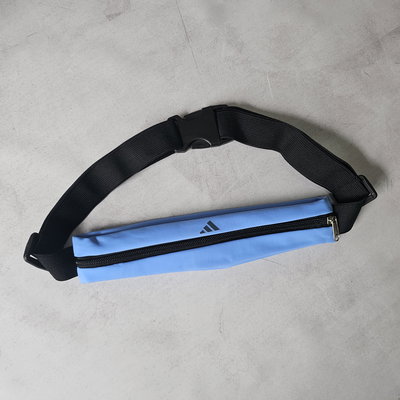 RIÑONERA DEPORTIVA celeste 