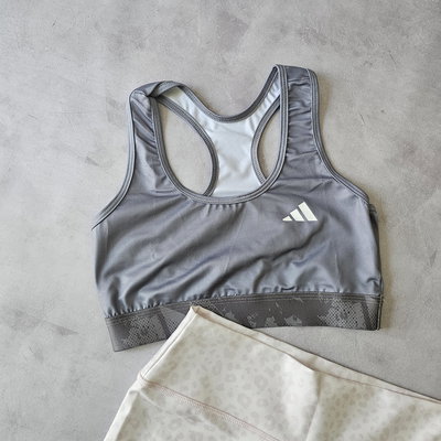 TOP ADIDAS - gris claro