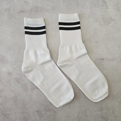 MEDIAS blancas  lineas