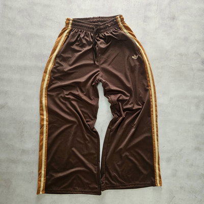 PALAZO ADIDAS CHOCOLATE C/CARAMELO