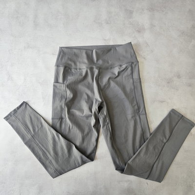 CALZA IMPORTADA CON BOLSILLOS GRIS