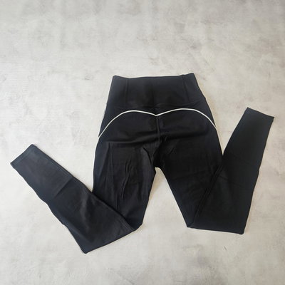 CALZA IMPORTADA CON LINEAS - NEGRA