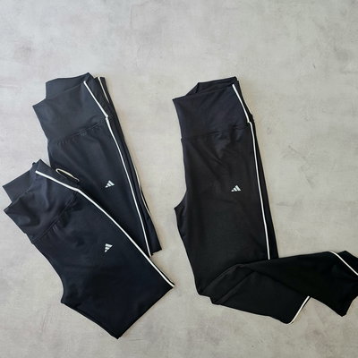 CALZA ADIDAS NEGRA CON LINEA