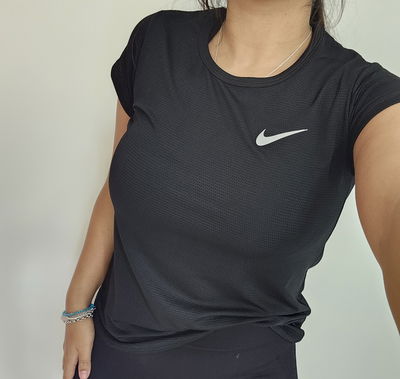 REMERA DRYFIT NIKE - NEGRA
