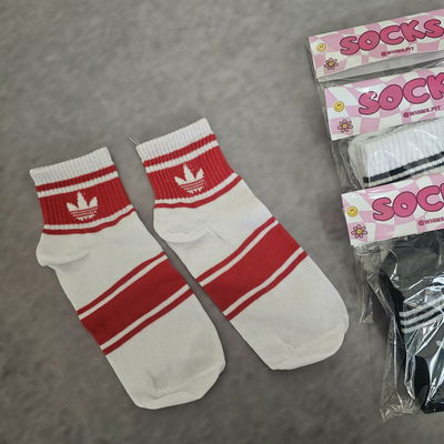 MEDIAS adidas rojas