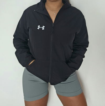 CAMPERA ROMPEVIENTO UNDER NEGRA