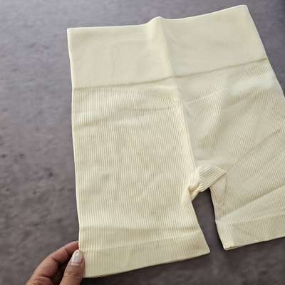 CALZA SEAMLESS ACANALADA -  MANTECA