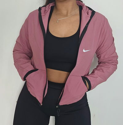 CAMPERA ROMPEVIENTO NIKE ROSA VIEJO