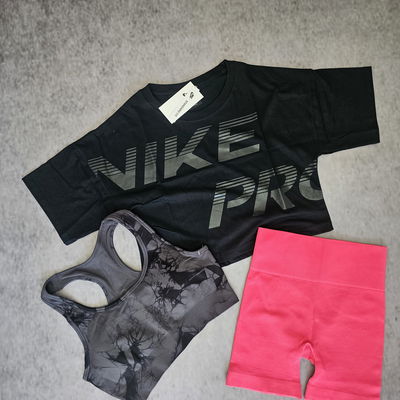 REMERA NIKE PRO A LA CADERA - NEGRA