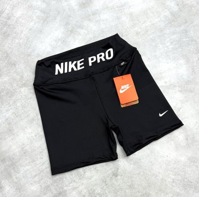CALZA CORTA NIKE PRO - NEGRA