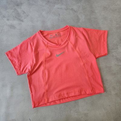 CROP TOP NIKE - FUCSIA