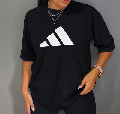 REMERA OVER ADIDAS  NEGRA