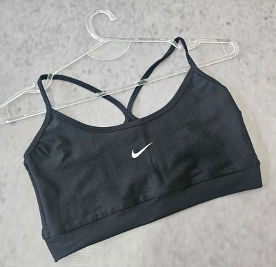 TOP NIKE NEGRO