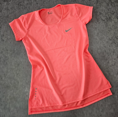 REMERA DRYFIT NIKE - FUCSIA