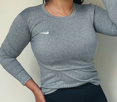 REMERA MODAL SOFT NIKE - GRIS