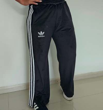 PALAZO ADIDAS PLUSH - NEGRO