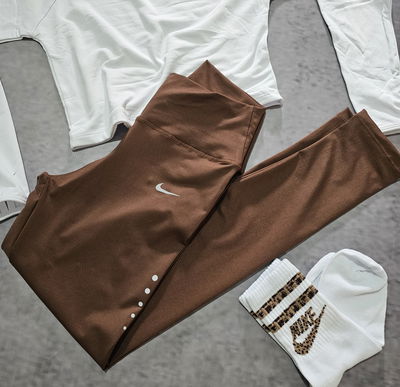 CALZA NIKE-  CHOCOLATE