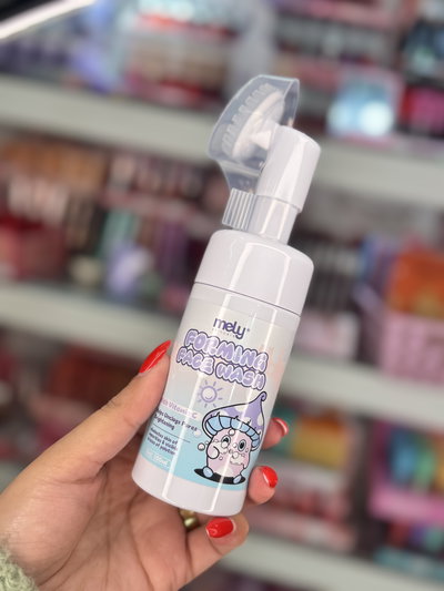 Espuma de limpieza con limpiador facial marca Meli