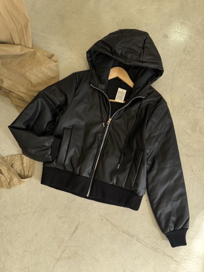 Puffer eco cuero C/capucha