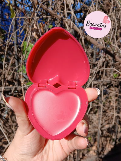 Rubor cremoso de corazón TEI