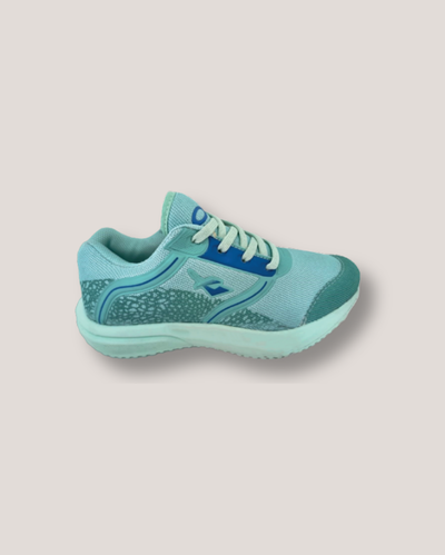Zapatilla deportiva líneas curvas