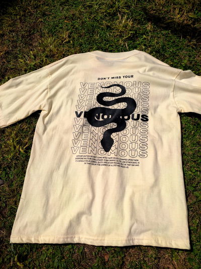 Remera Venomous Oversize