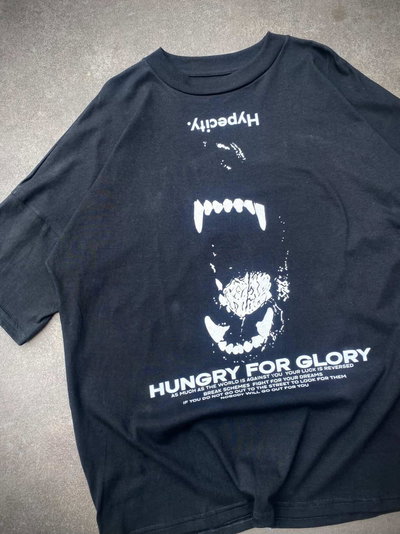 Remera Oversize "Hungry"