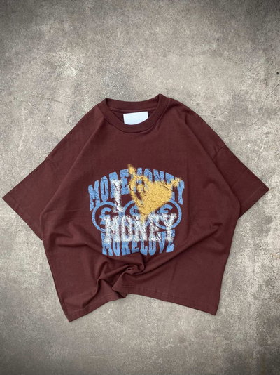 Remera Boxy "Money" Chocolate