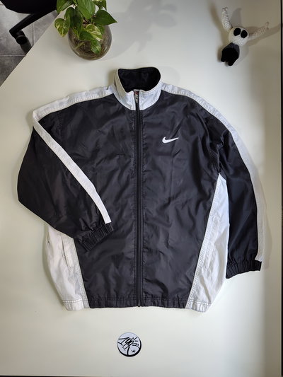 Nike Black & White Retro