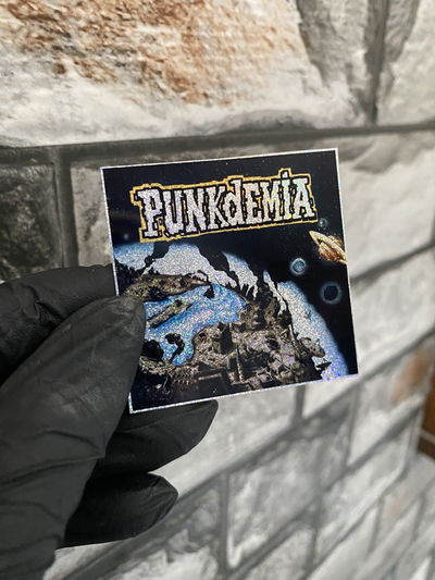 Sticker Punkdemia Neo Pistea holografico #65