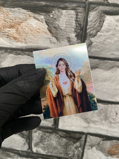 Estampita holografica Tini sticker